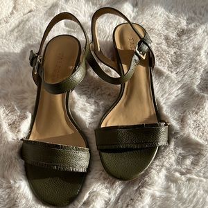 Ready for spring and summer. Cute Talbots low heel sandals  green size 7.5 new